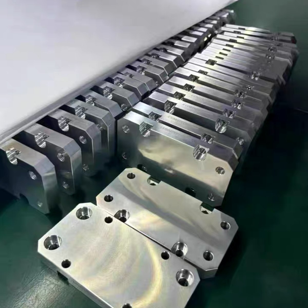 CNC aluminum flange plate batch production — EKINSUN