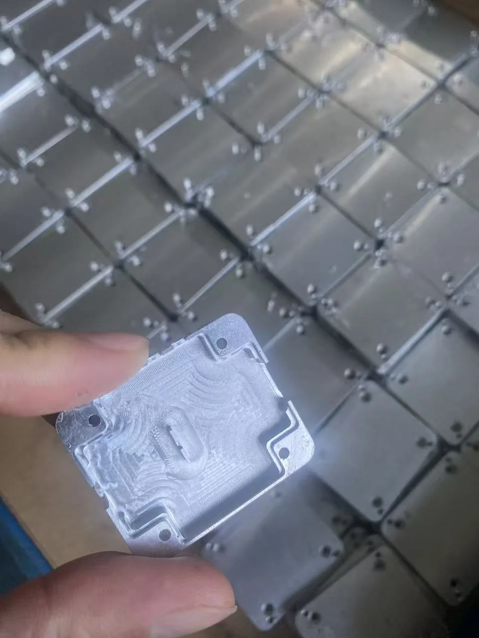 Cavidad mecanizada de un disipador-carcasa de aluminio para dron — EKINSUN