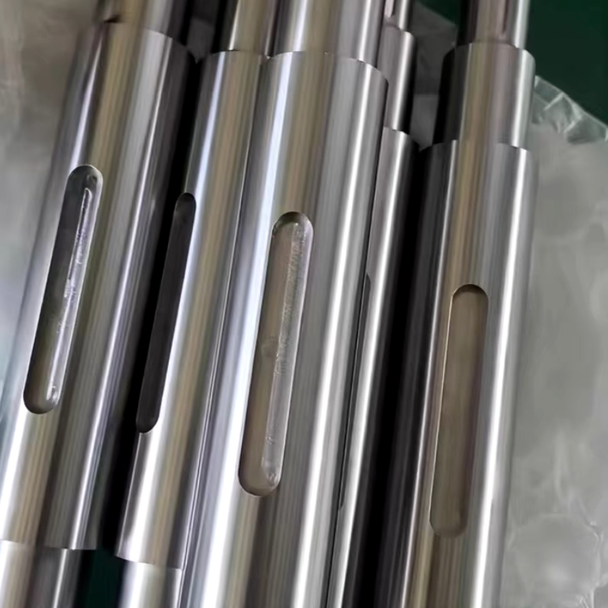 CNC turned shafts with milled keyway slots precision batch — EKINSUN Guangdong