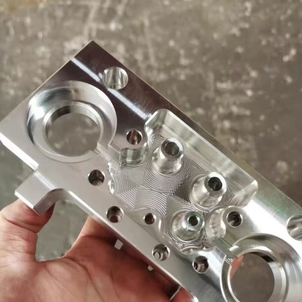 CNC Hydraulic Valve Body Aluminum — EKINSUN custom manufacturing case photo